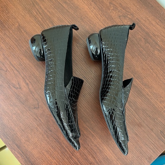 Jeffrey Campbell Shiny Black Croc Loafers - Picture 2 of 4